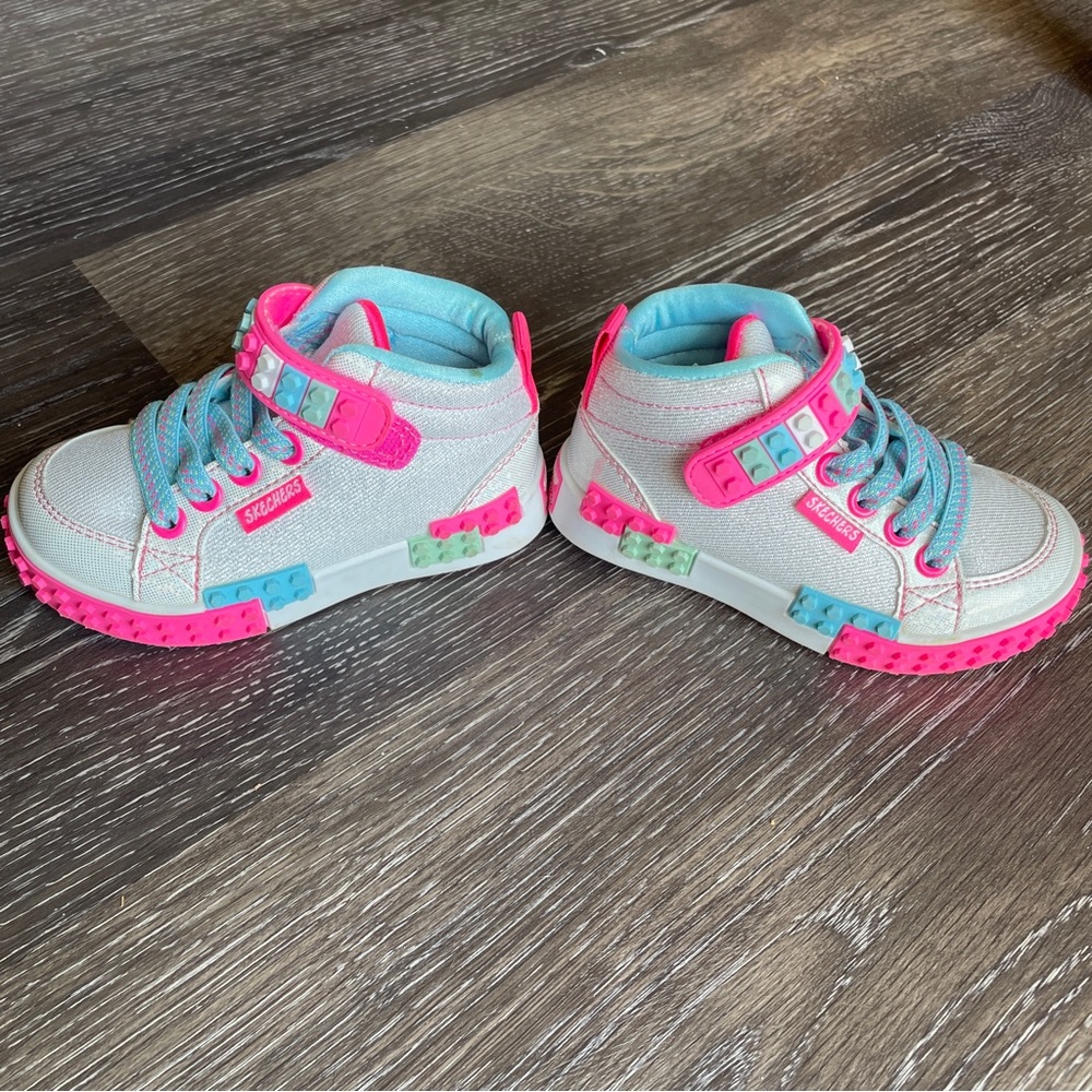 Sketchers Brick Kicks
